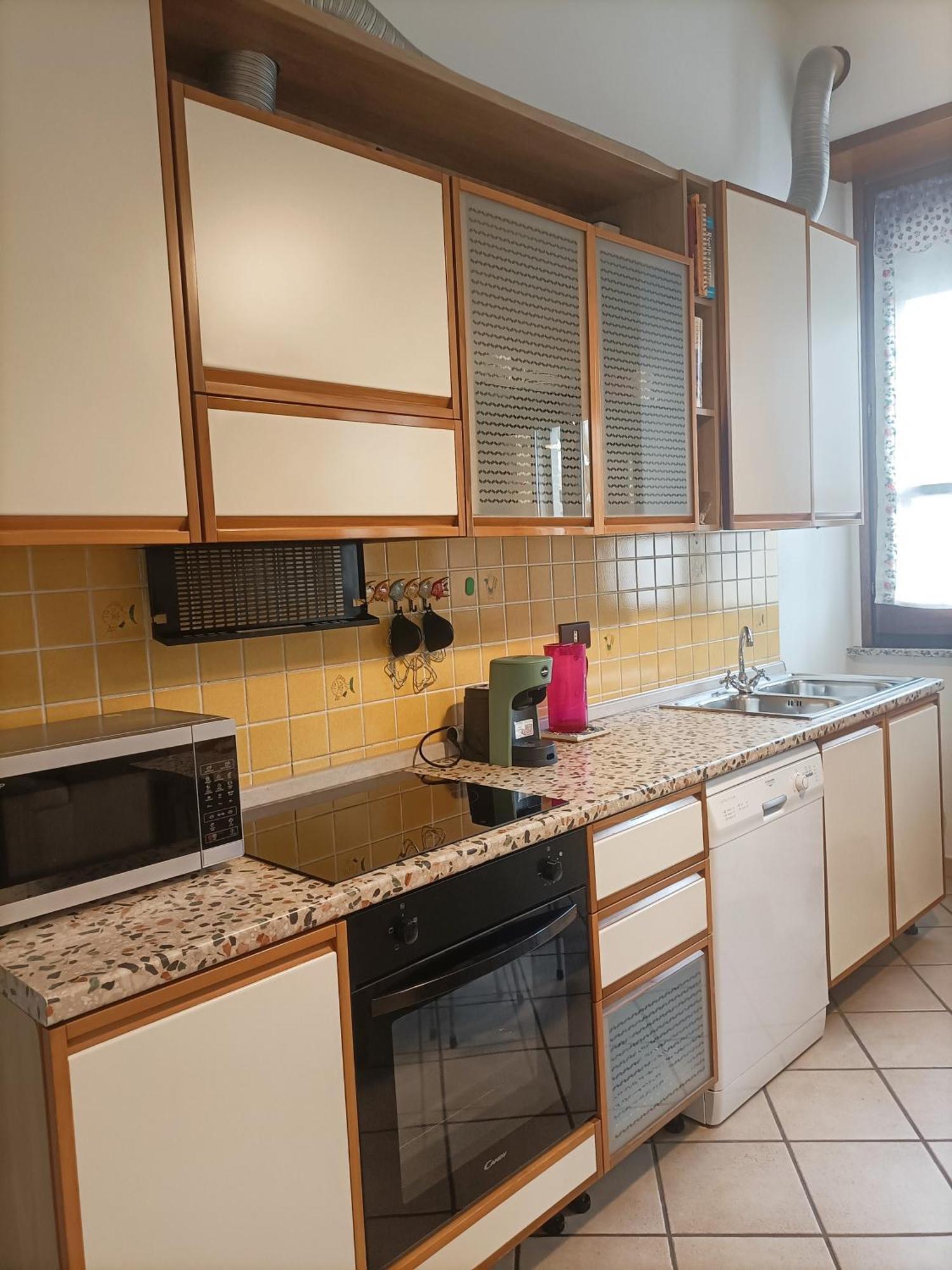 Bright Port View Apartment- Free Parking Каляри Екстериор снимка