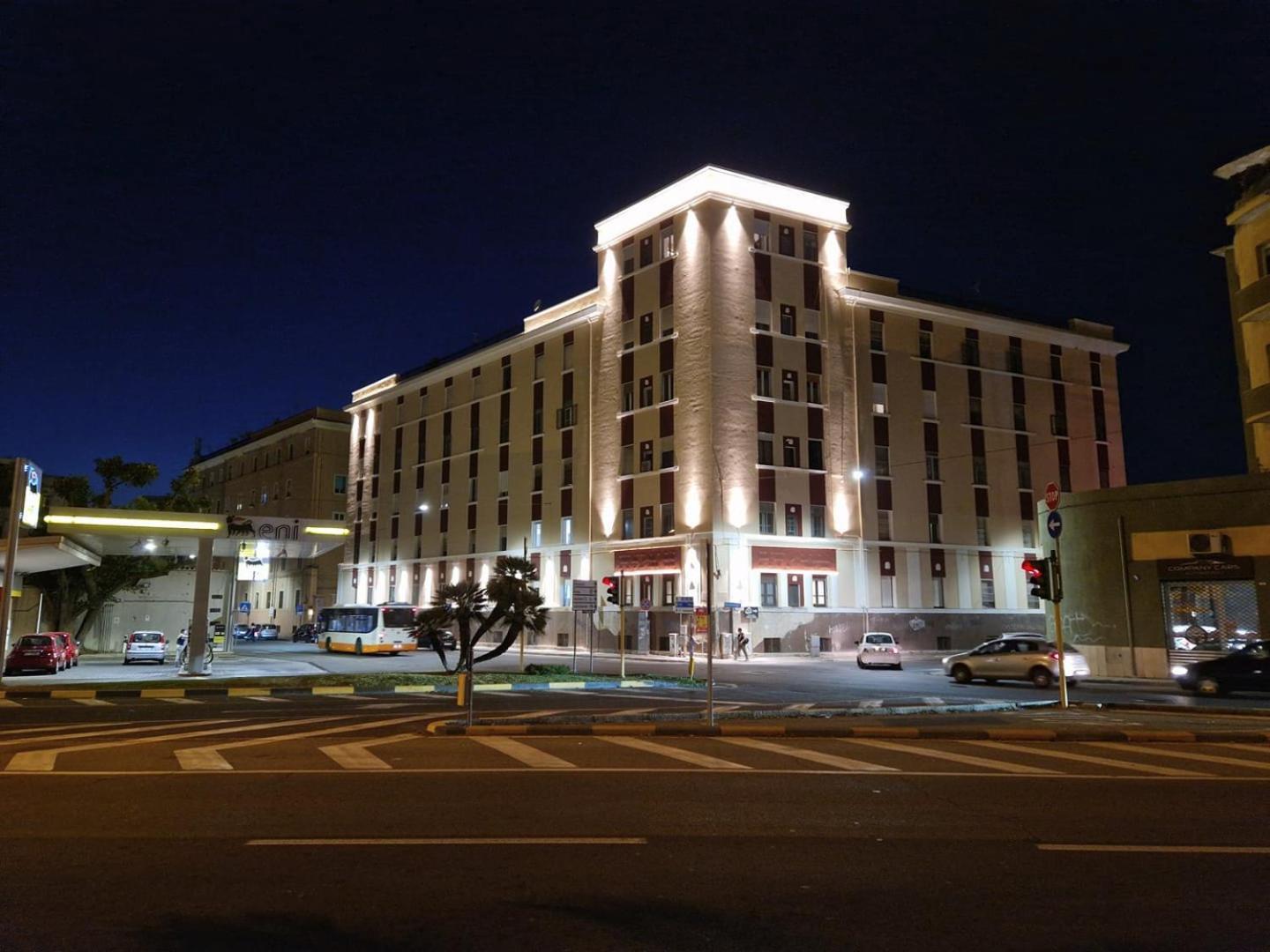 Bright Port View Apartment- Free Parking Каляри Екстериор снимка