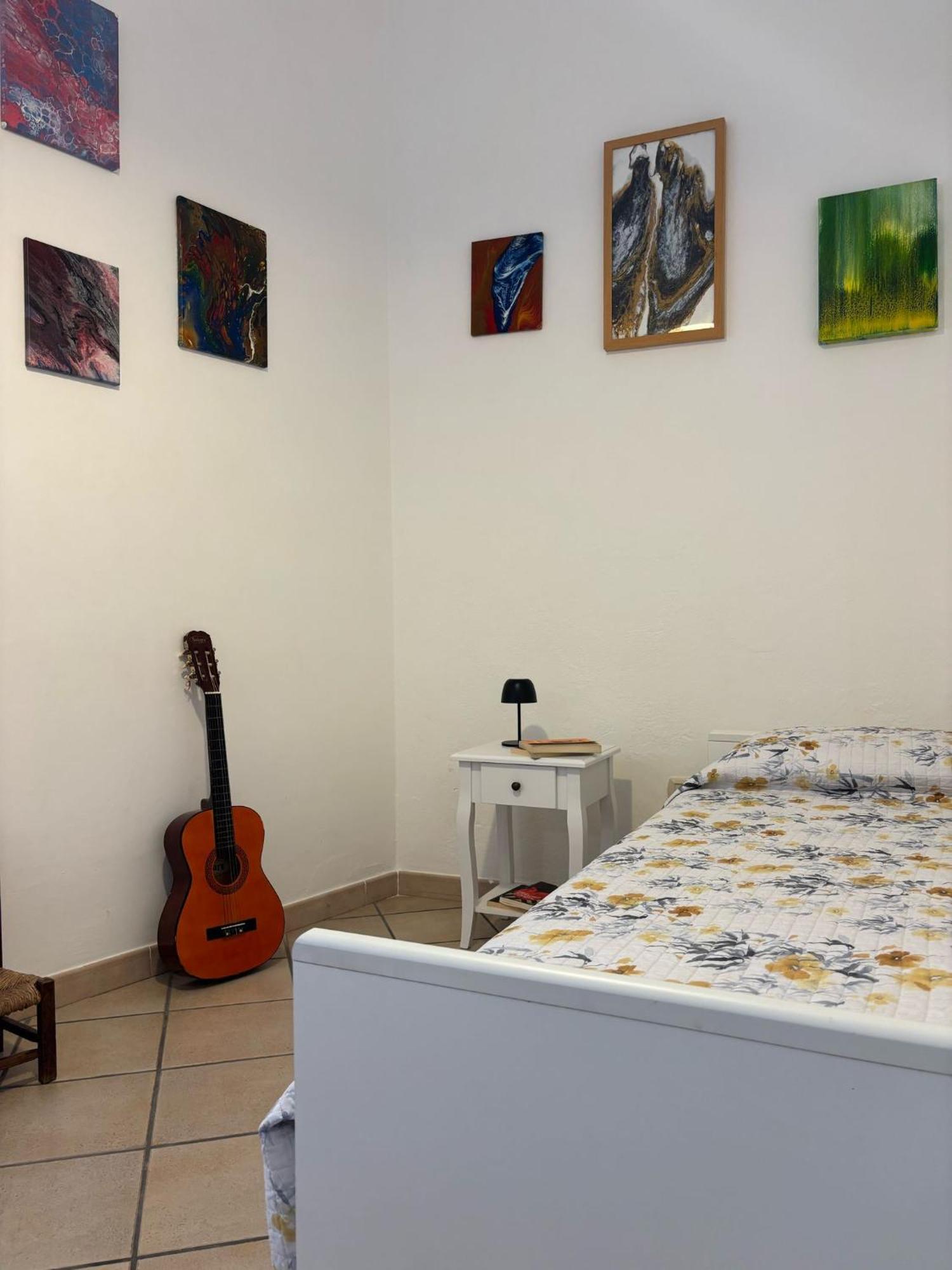 Bright Port View Apartment- Free Parking Каляри Екстериор снимка